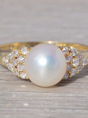 Vintage Pearl & Diamond Ring in 14k Yellow Gold